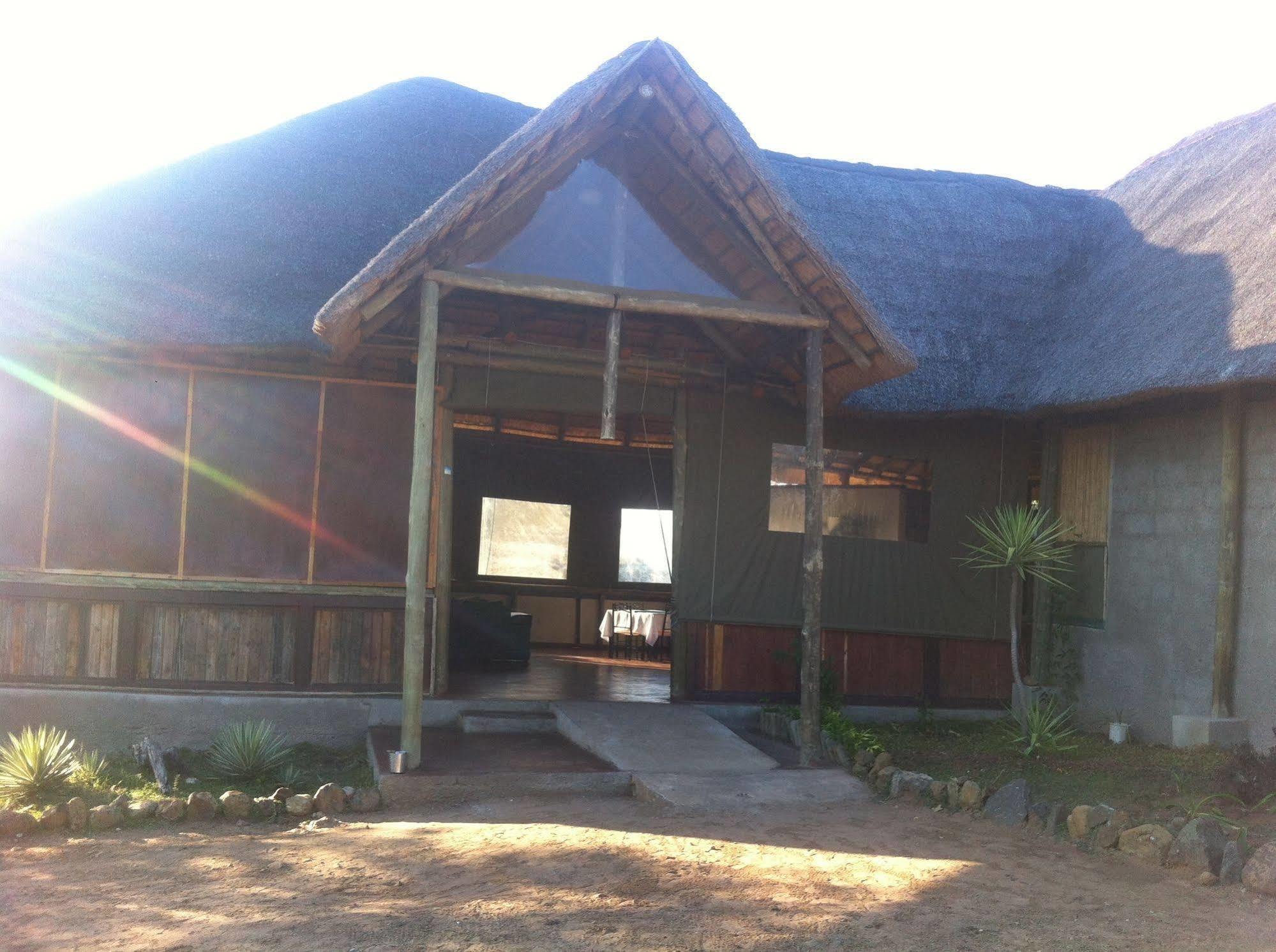 Lion Roars Lodge Lesoma Eksteriør billede